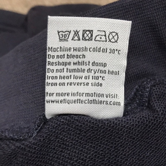 Etiquette - Picture 10 of 14